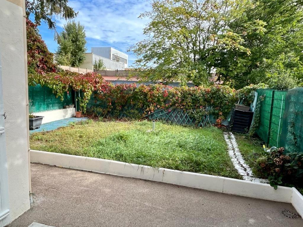 Charmante Maison Avec Jardin Sans Vis-A-Vis Saint-Fons ภายนอก รูปภาพ