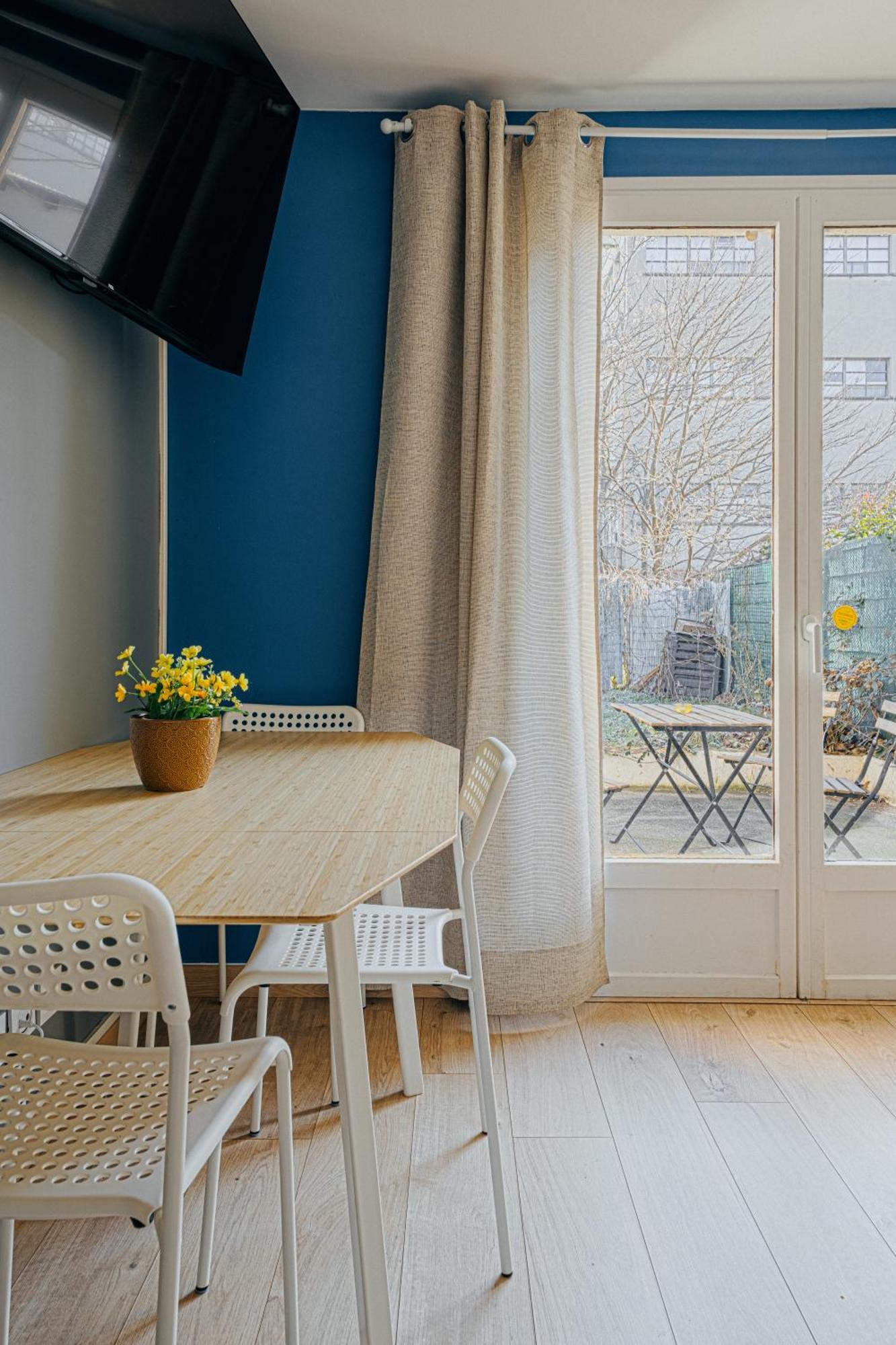 Charmante Maison Avec Jardin Sans Vis-A-Vis Saint-Fons ภายนอก รูปภาพ